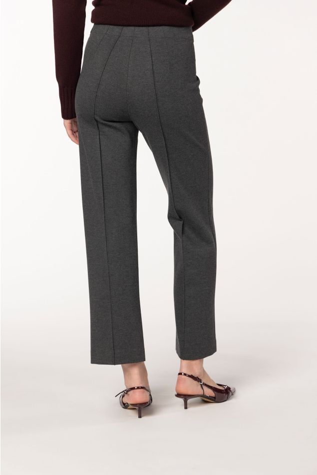 Pantaló recte amb nervi marcat