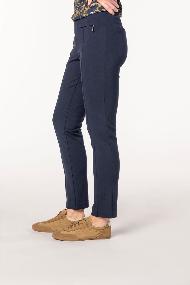 Pantaló pitillo amb nervi marcat