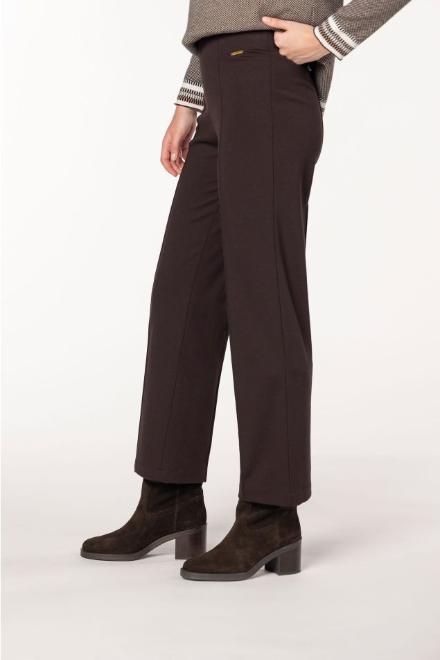 Pantaló recte amb nervi marcat