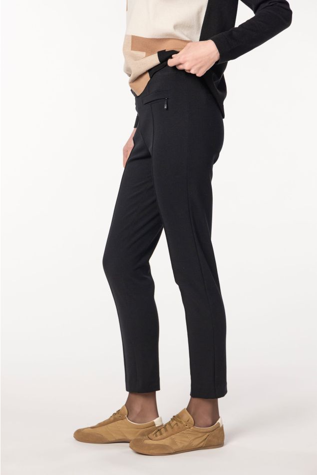 Pantaló pitillo amb nervi marcat