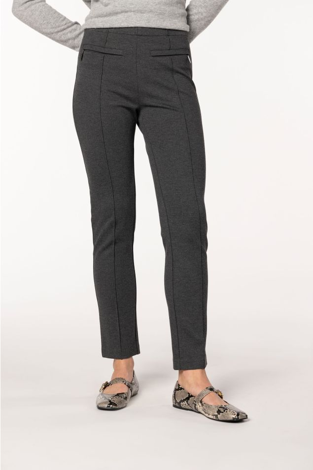 Pantaló pitillo amb nervi marcat
