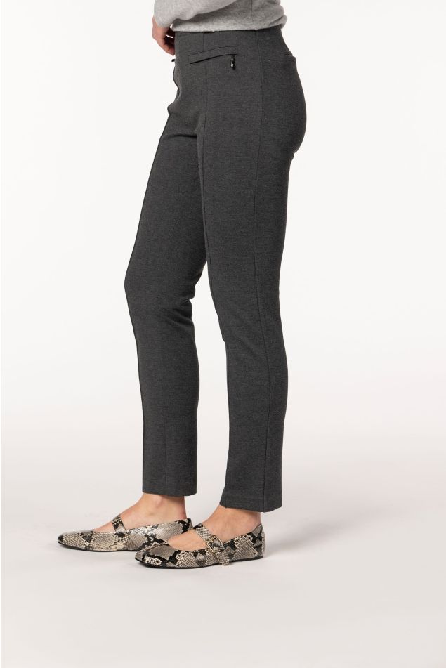 Pantaló pitillo amb nervi marcat