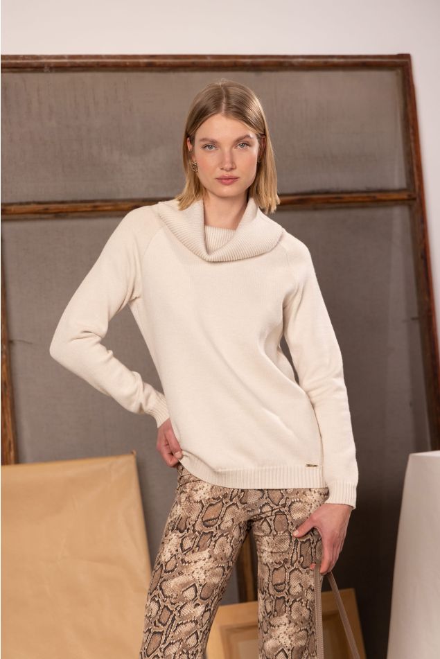 Oversized Turtleneck Sweater with Raglan Sleeves