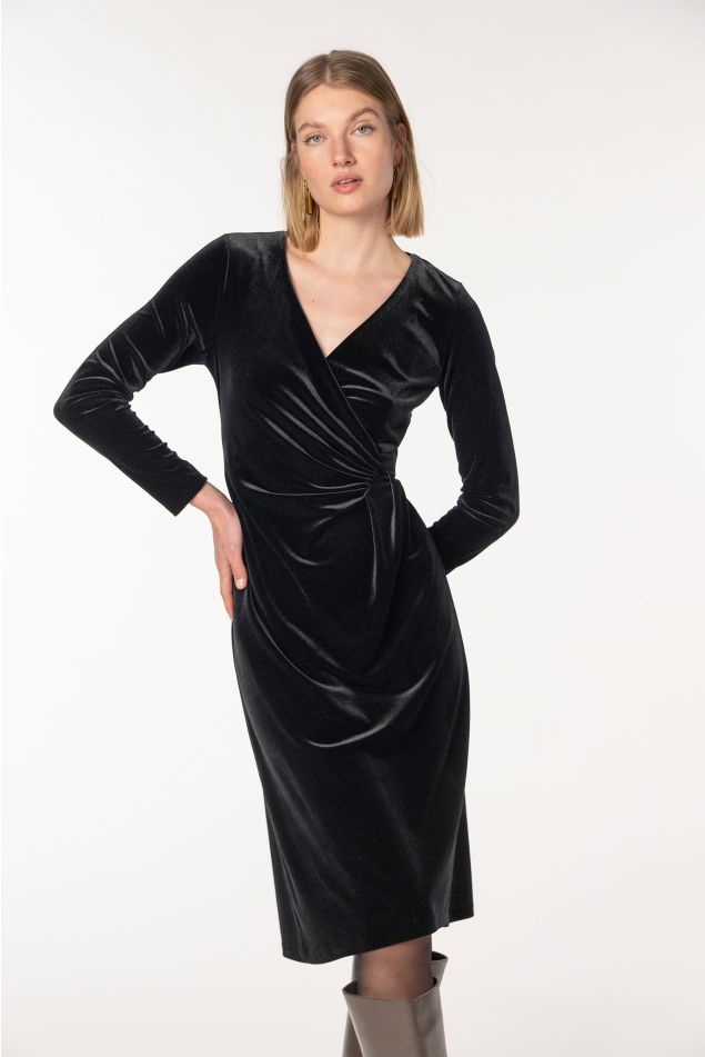 Vestit de vellut amb escot creuat