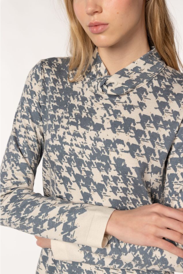 Jersei estampat pota de gall i coll nus
