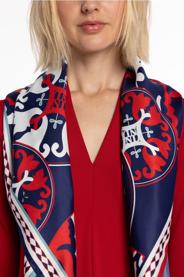 Craft Carré Scarf