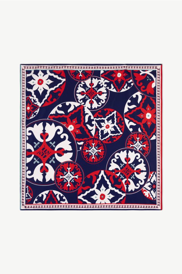 Craft Carré Scarf