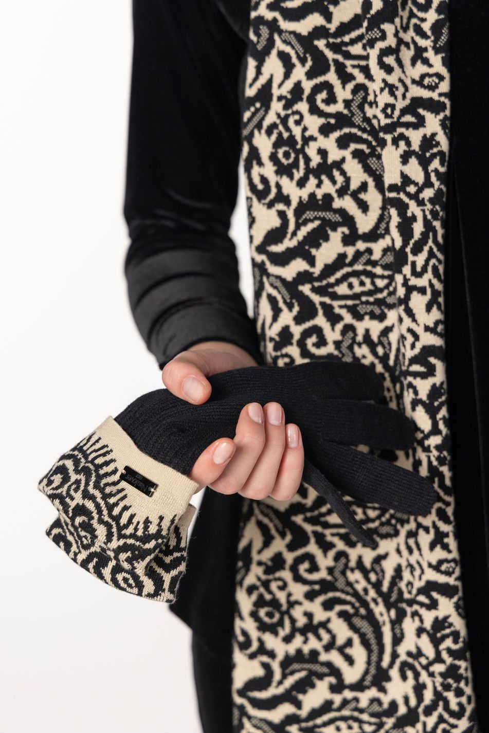 Luvas de malha jacquard motivo renda