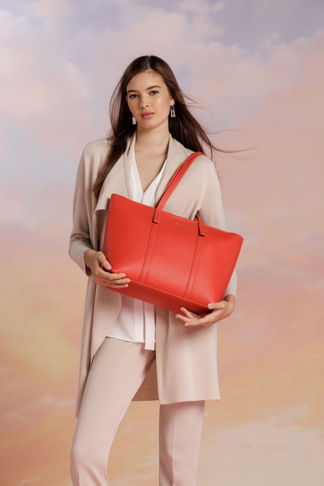 Bolso shopping rojo efecto piel