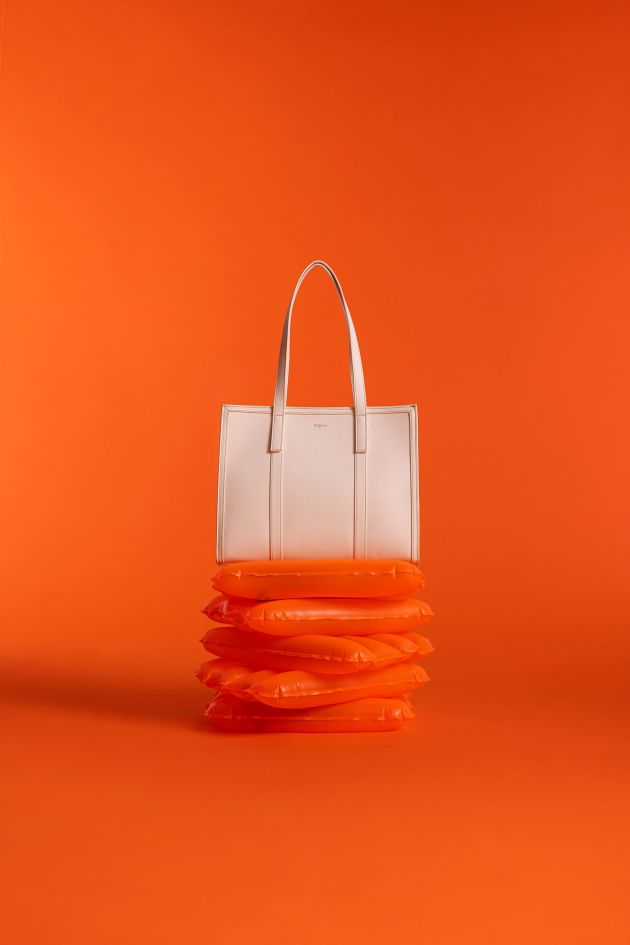 Bolso blanco de lona con efecto piel mediano