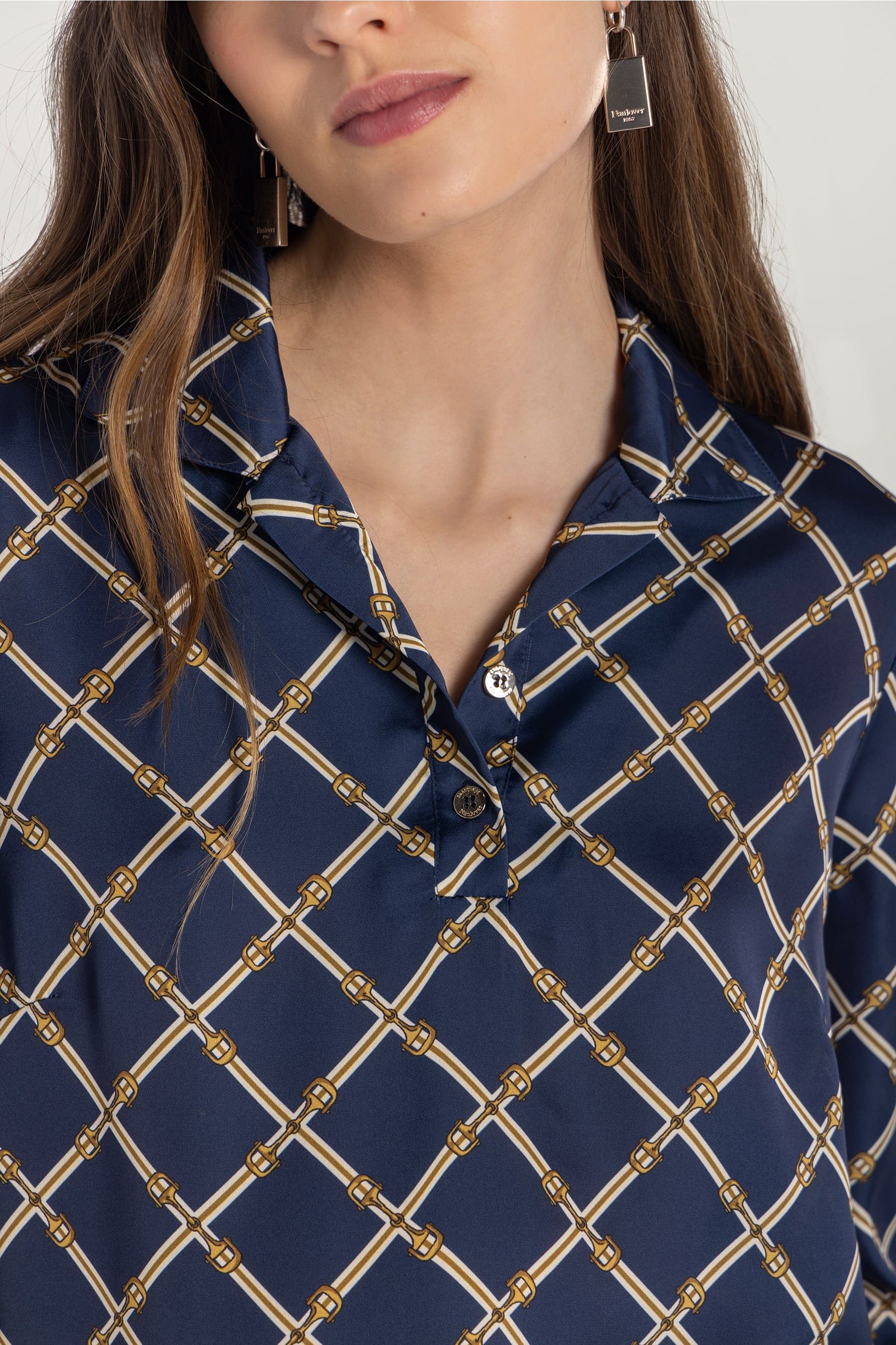 Blusa de twill con estampado “horsebit” de inspiración ecuestre