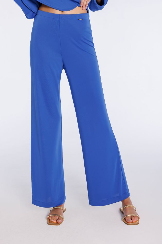 Pantalones anchos de estilo fluido cómodos y elegantes